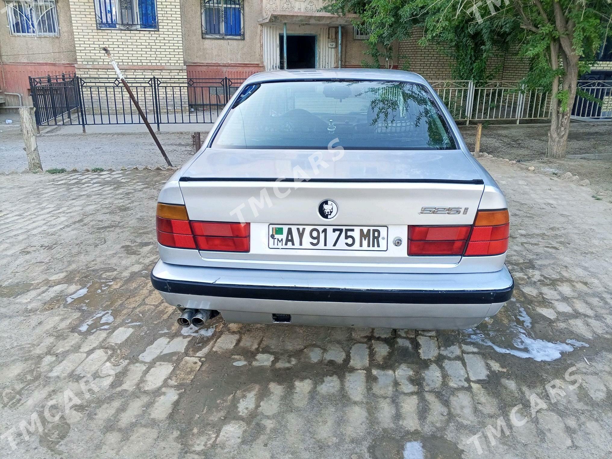 BMW 525 1994 - 65 000 TMT - Мары - img 4