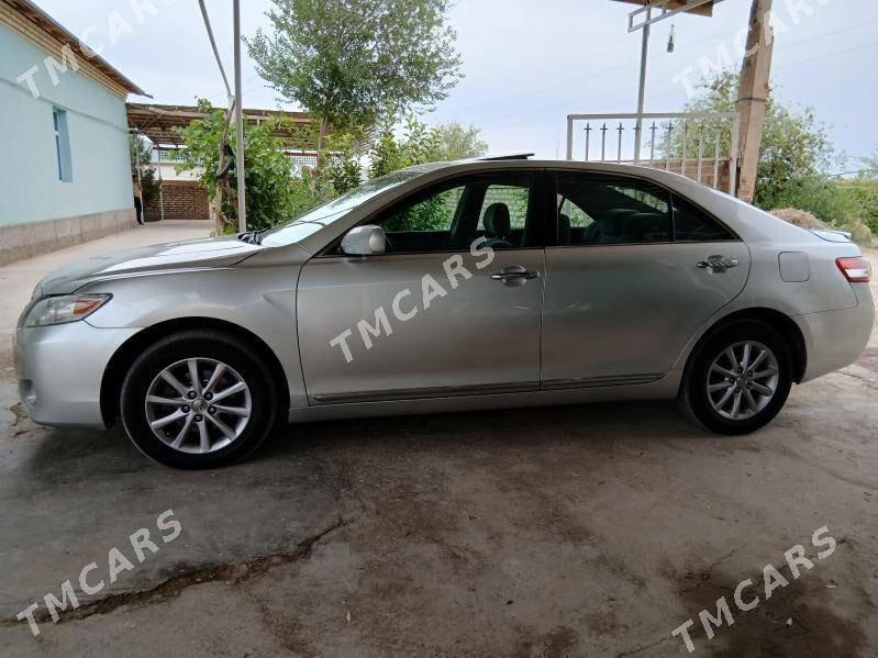 Toyota Camry 2011 - 180 000 TMT - Дашогуз - img 7