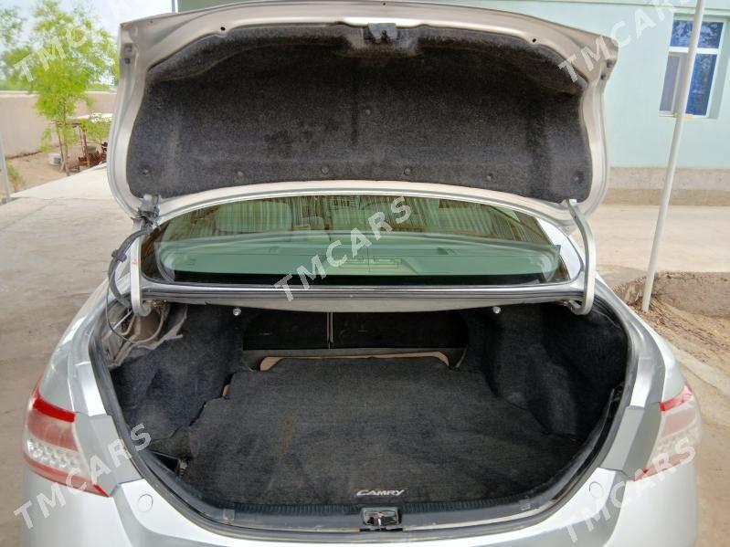 Toyota Camry 2011 - 180 000 TMT - Дашогуз - img 4