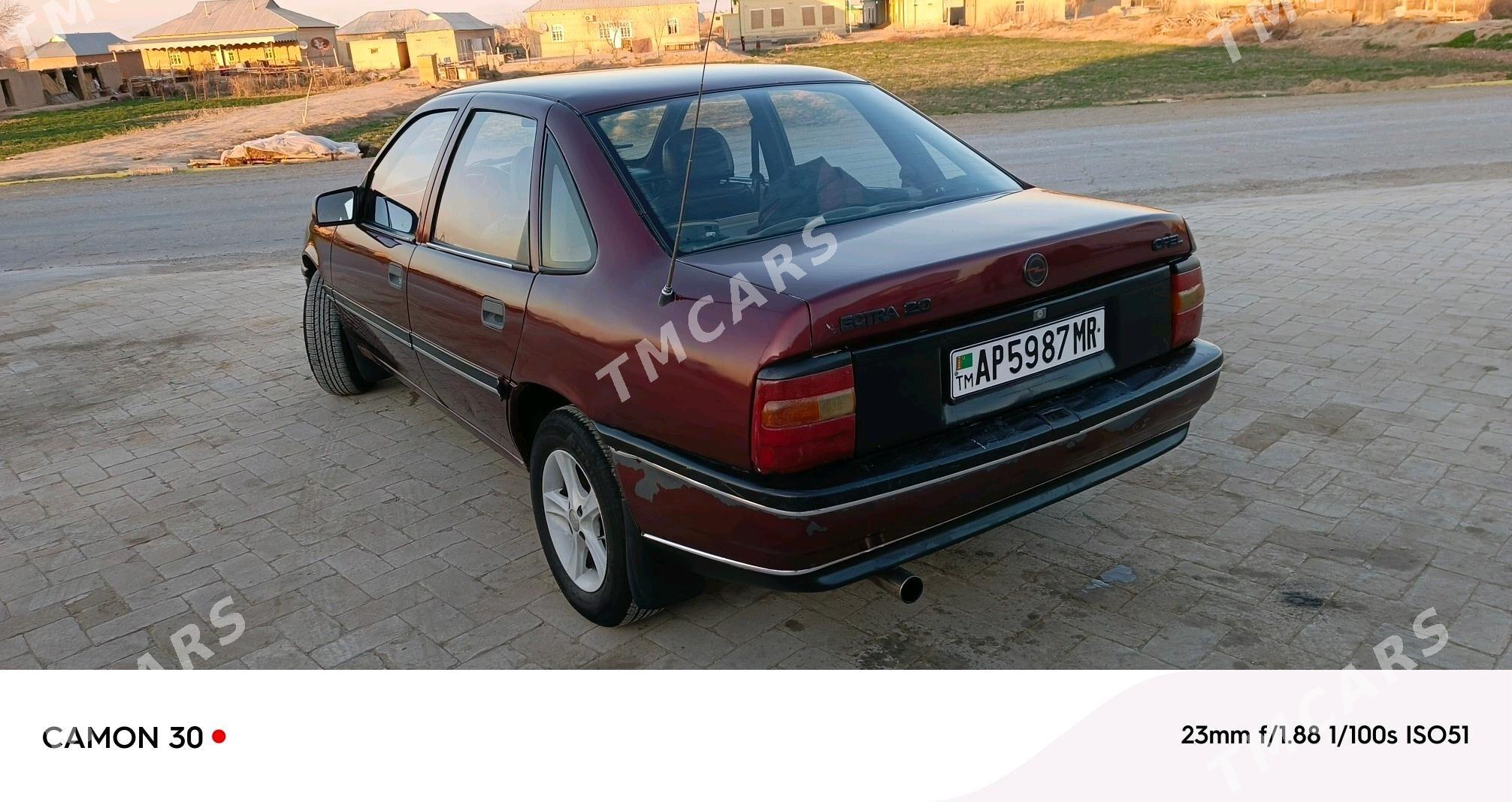 Opel Vectra 1989 - 27 000 TMT - Baýramaly - img 5