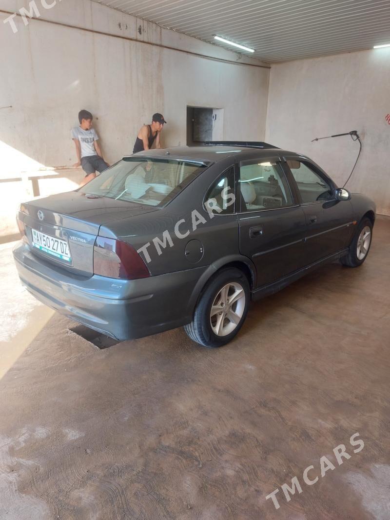 Opel Vectra 2001 - 60 000 TMT - Гурбансолтан Едже - img 1