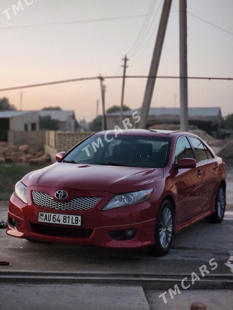 Toyota Camry 2011 - 185 000 TMT - Дянев - img 2