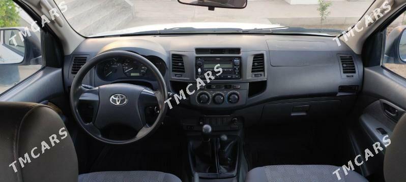 Toyota Hilux 2013 - 210 000 TMT - Aşgabat - img 5