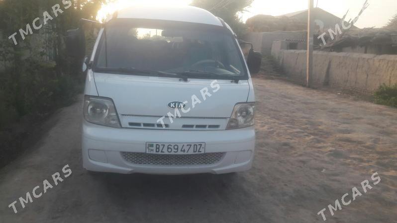 Toyota Hiace 2004 - 180 000 TMT - Гурбансолтан Едже - img 4