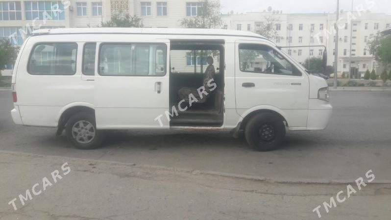 Toyota Hiace 2004 - 180 000 TMT - Гурбансолтан Едже - img 2