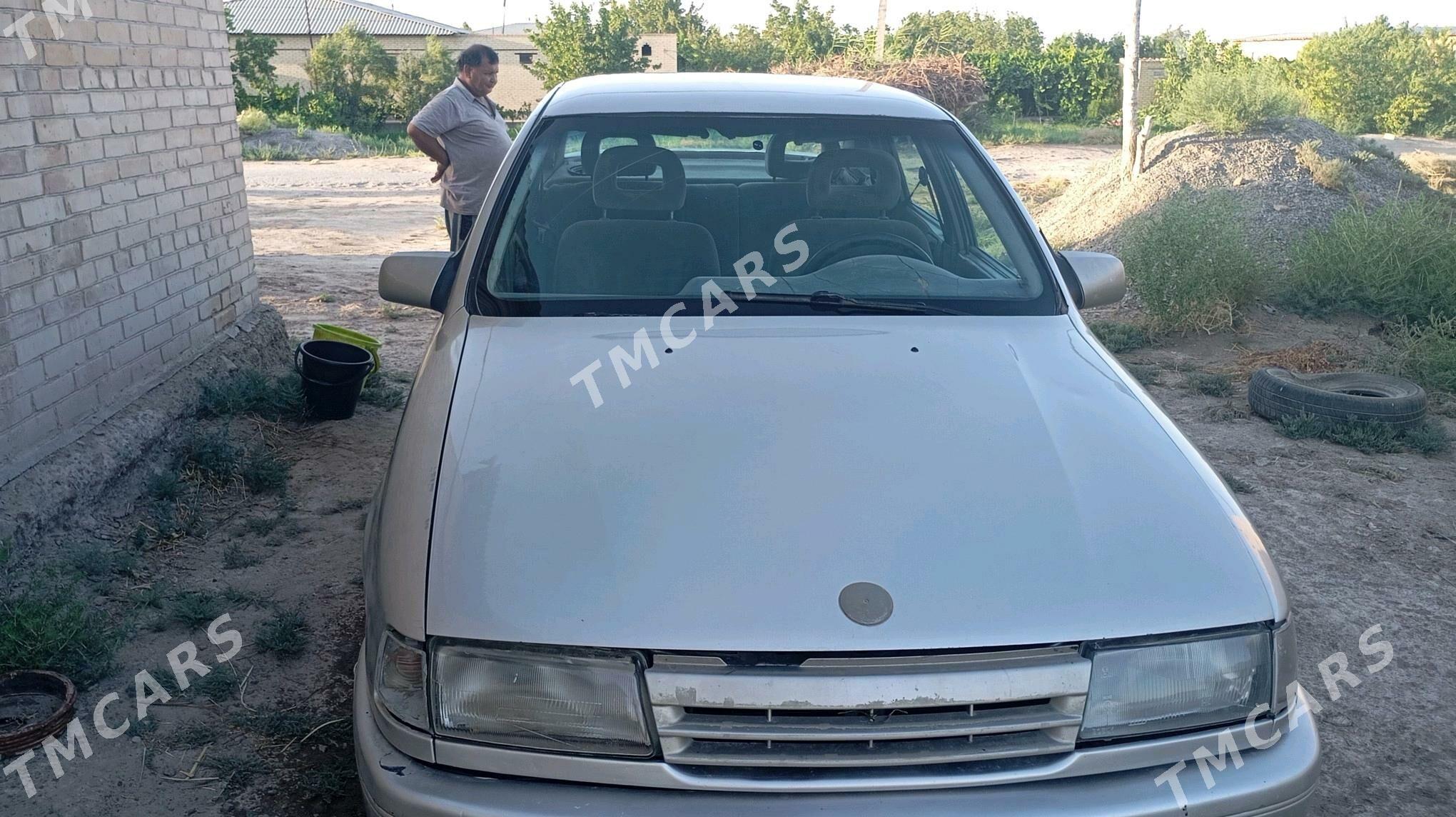 Opel Vectra 1990 - 22 000 TMT - Фарап - img 2