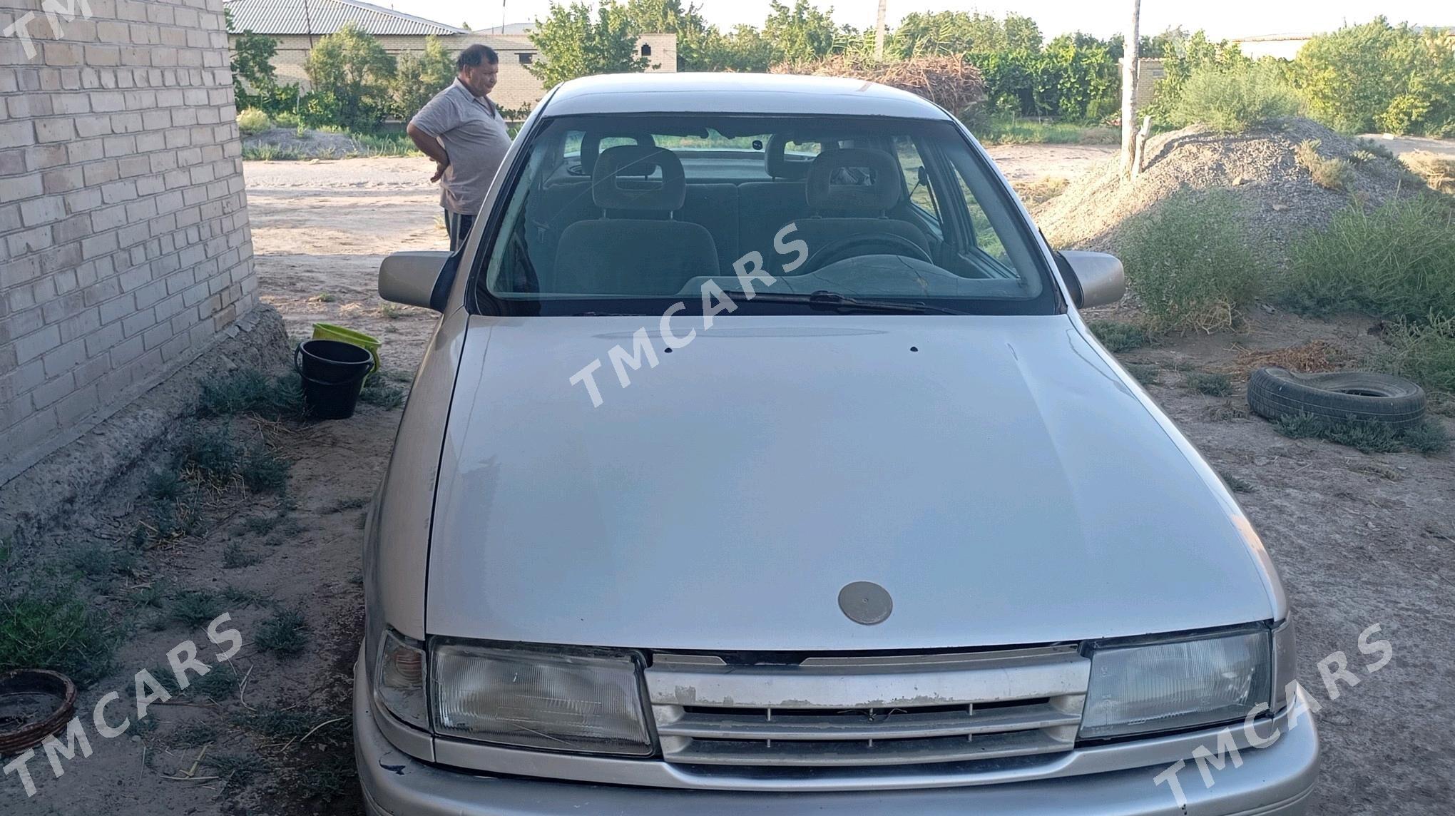 Opel Vectra 1990 - 22 000 TMT - Фарап - img 5