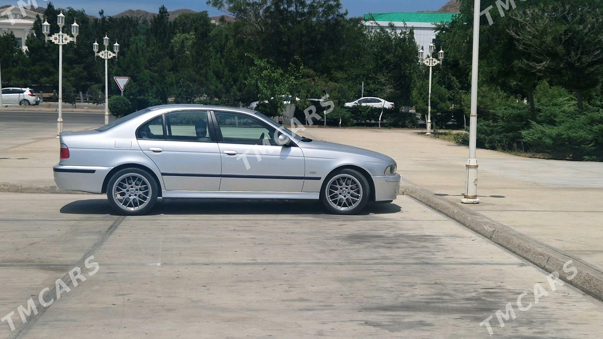 BMW E39 2002 - 125 000 TMT - Туркменбаши - img 3