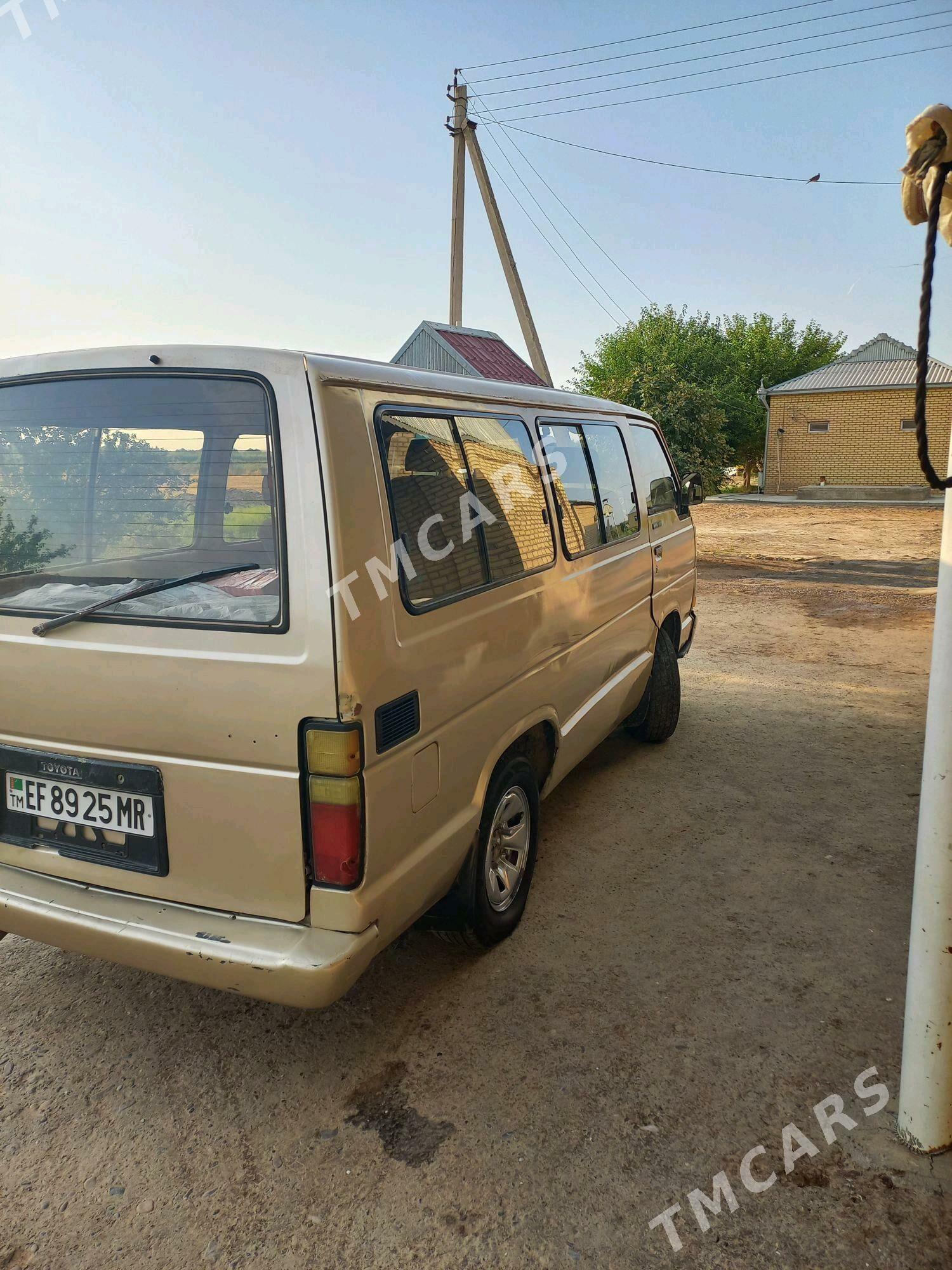 Toyota Hiace 1989 - 52 000 TMT - Мары - img 4