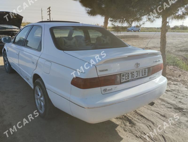 Toyota Camry 2000 - 120 000 TMT - Dänew - img 1