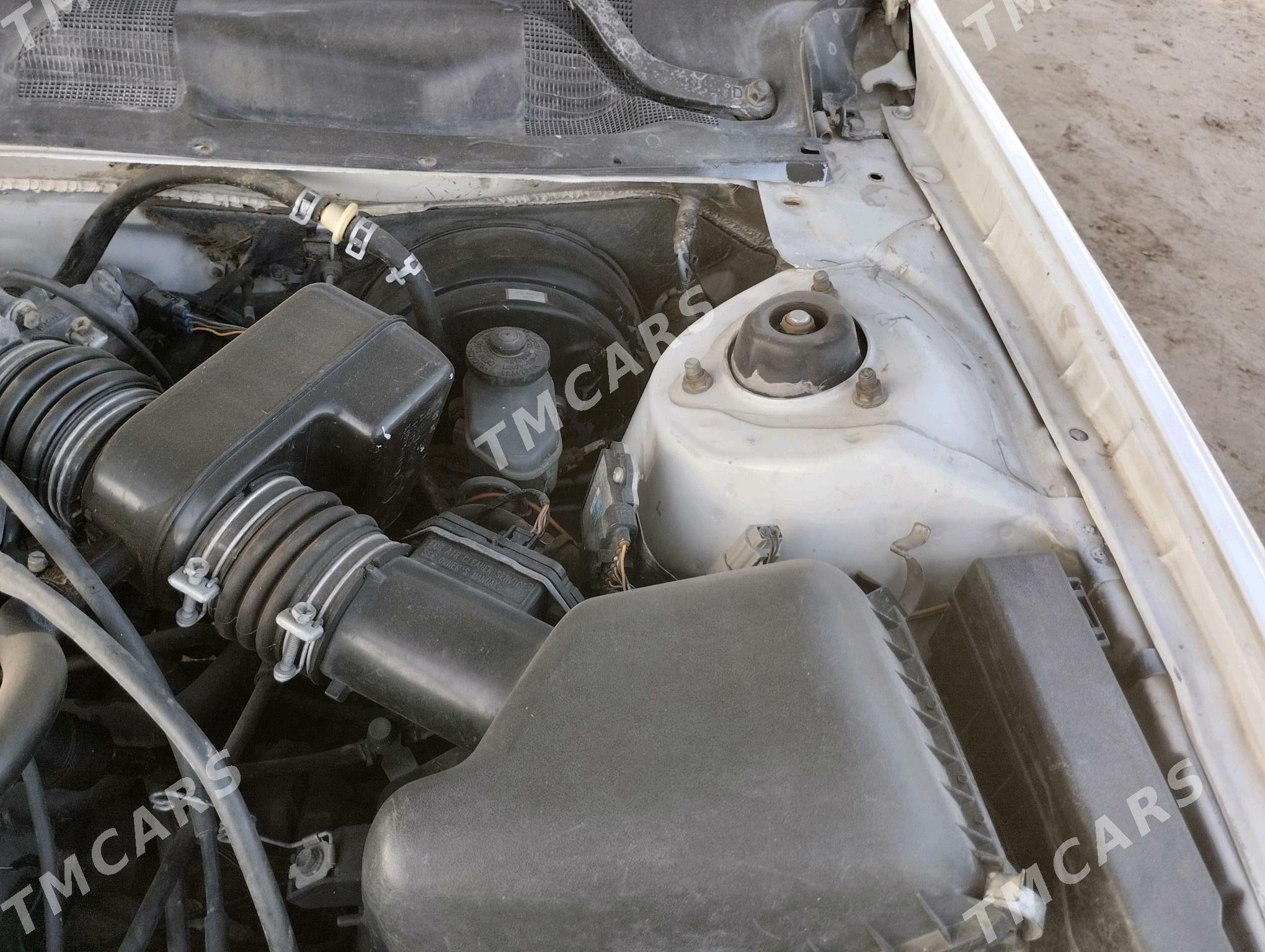 Toyota Camry 2000 - 120 000 TMT - Dänew - img 4
