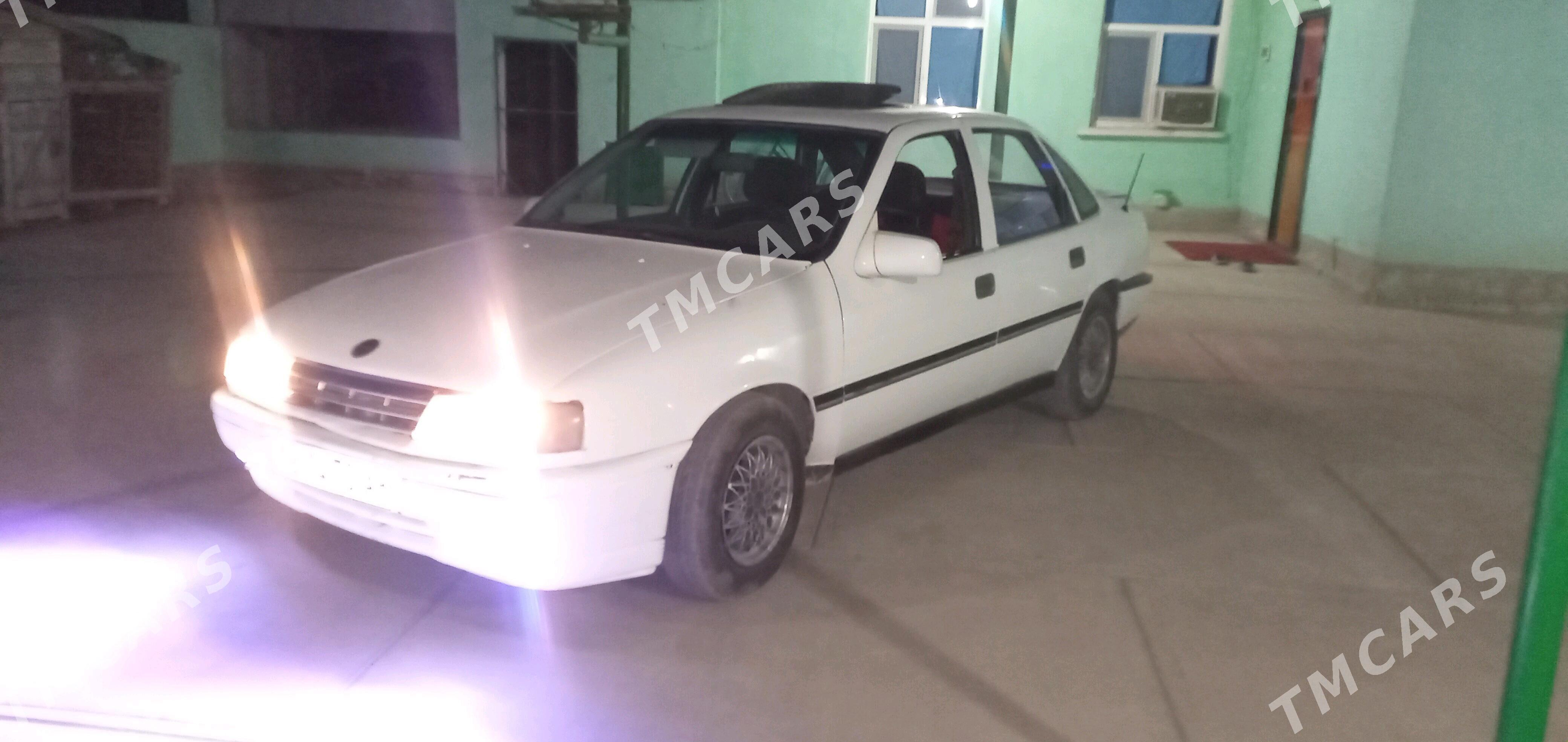 Opel Vectra 1990 - 23 000 TMT - Kaka - img 1