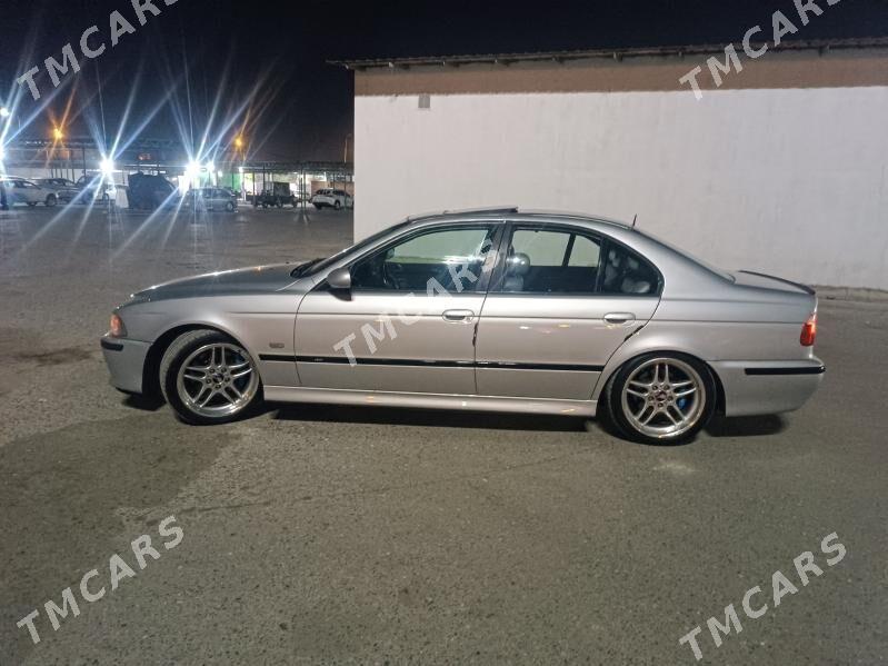 BMW E39 2001 - 130 000 TMT - Aşgabat - img 1