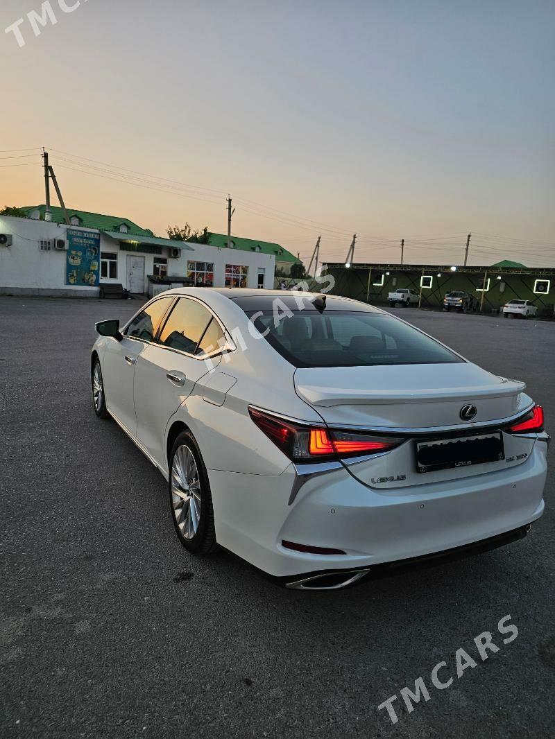 Lexus ES 350 2019 - 520 000 TMT - Бузмеин - img 5