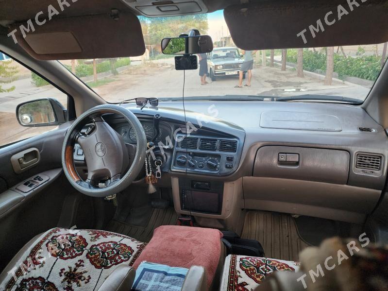 Toyota Sienna 2000 - 140 000 TMT - Фарап - img 4