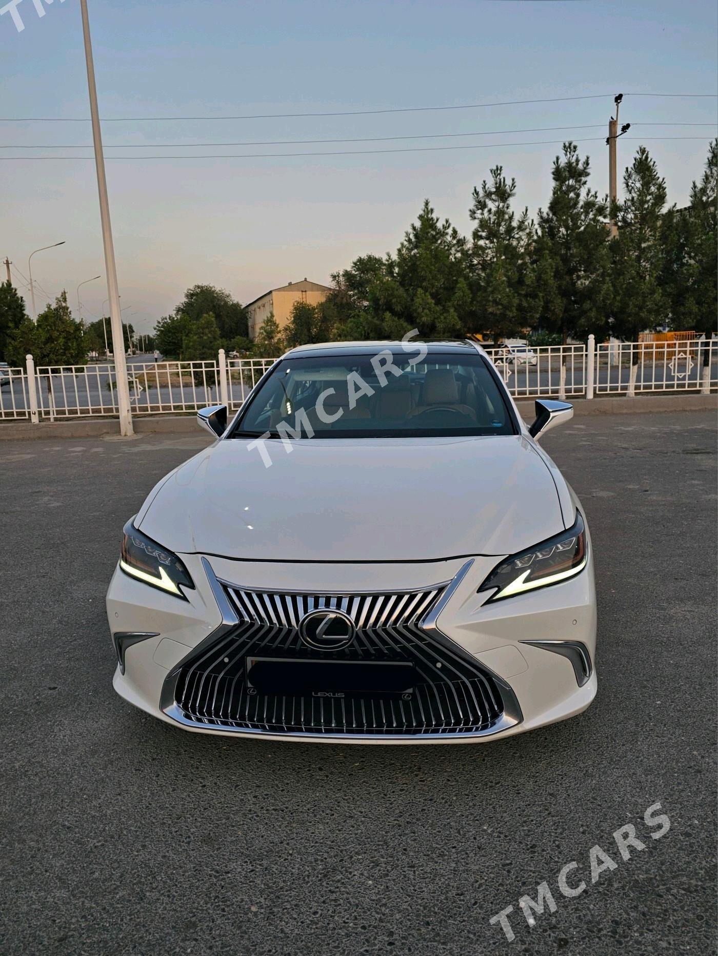 Lexus ES 350 2019 - 520 000 TMT - Бузмеин - img 7