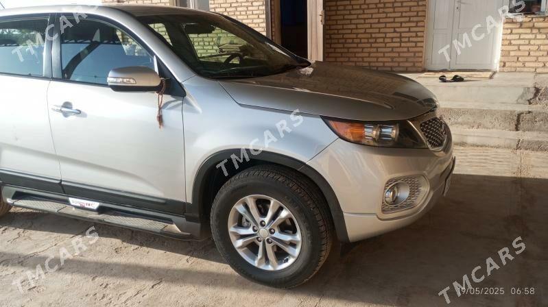 Kia Sorento 2011 - 175 000 TMT - Мары - img 2