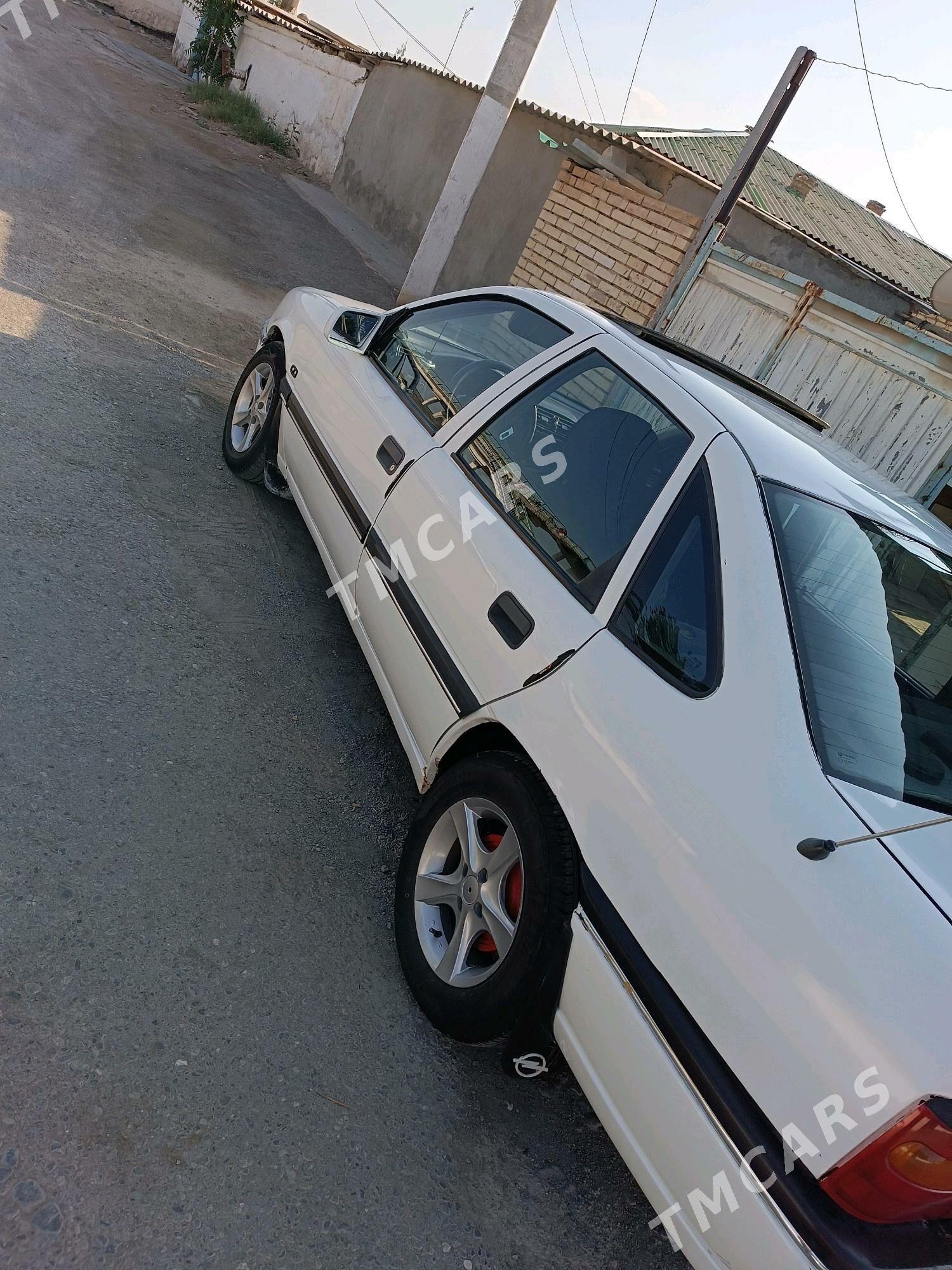 Opel Vectra 1992 - 28 000 TMT - Мары - img 3