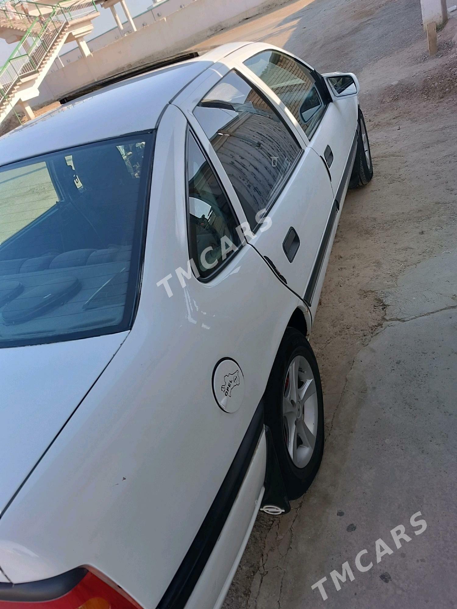 Opel Vectra 1992 - 28 000 TMT - Мары - img 4