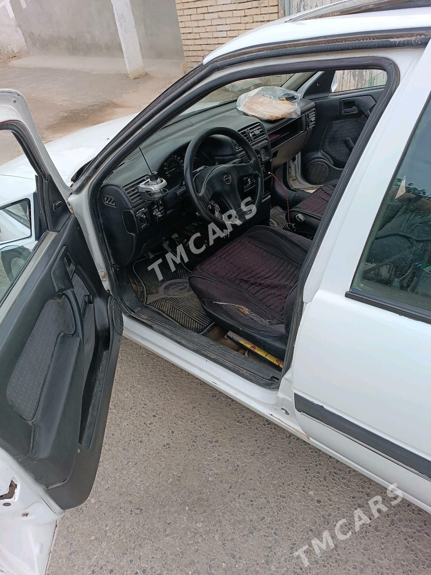 Opel Vectra 1992 - 28 000 TMT - Мары - img 6