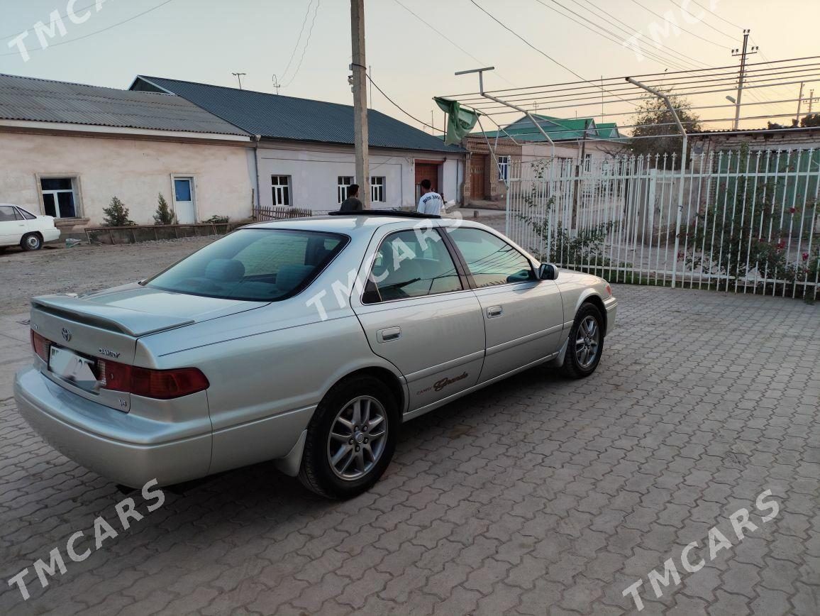 Toyota Camry 2000 - 150 000 TMT - Кёнеургенч - img 3