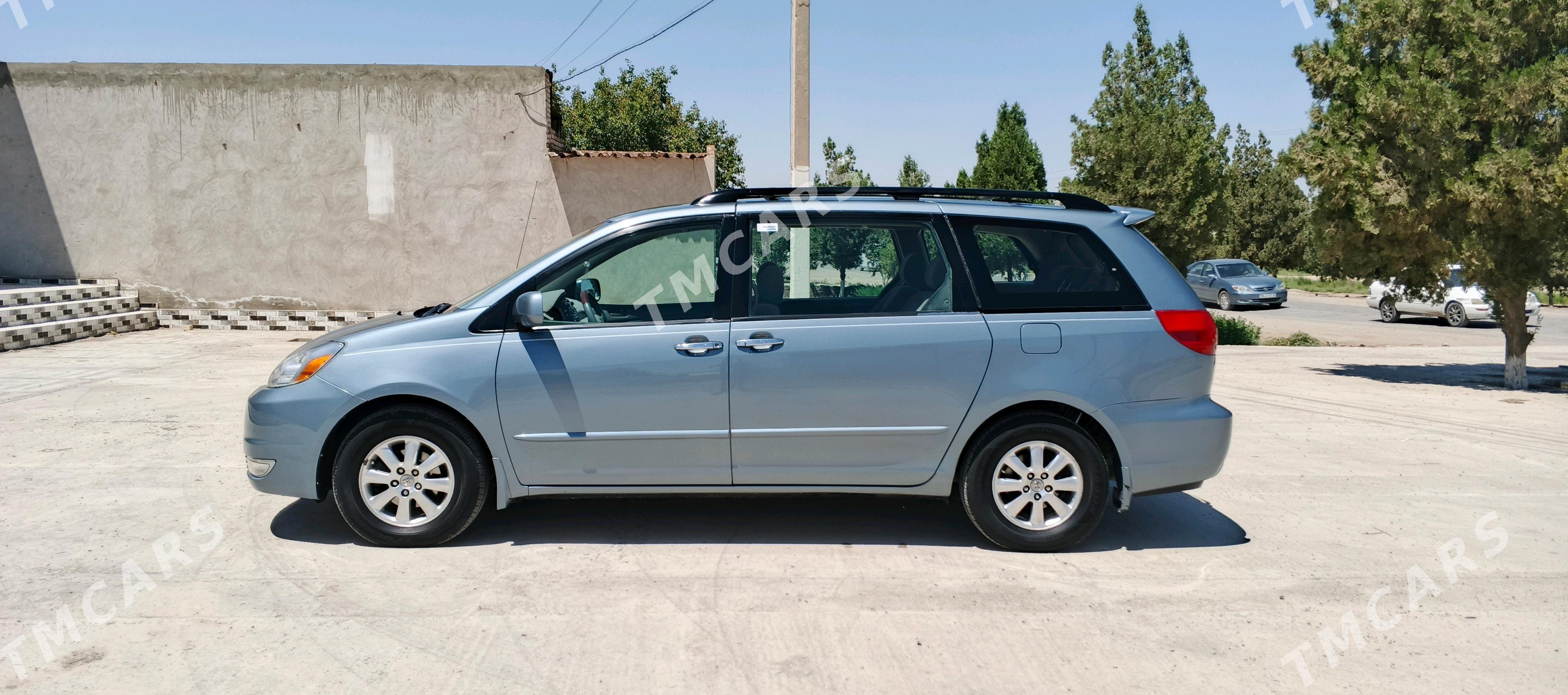Toyota Sienna 2004 - 215 000 TMT - Халач - img 4