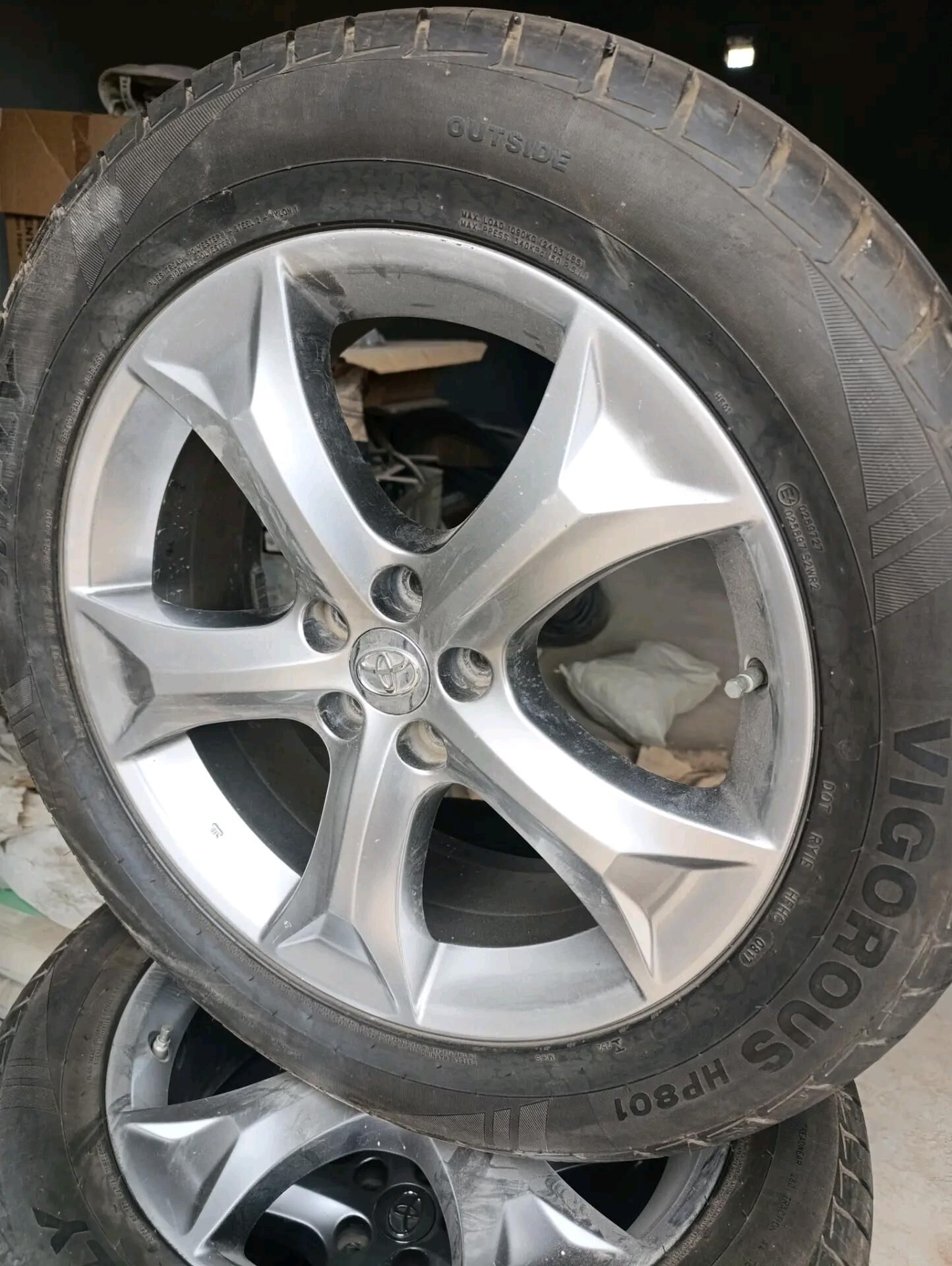 Toyota Venza 20lik diska. 3 500 TMT - Балканабат - img 2
