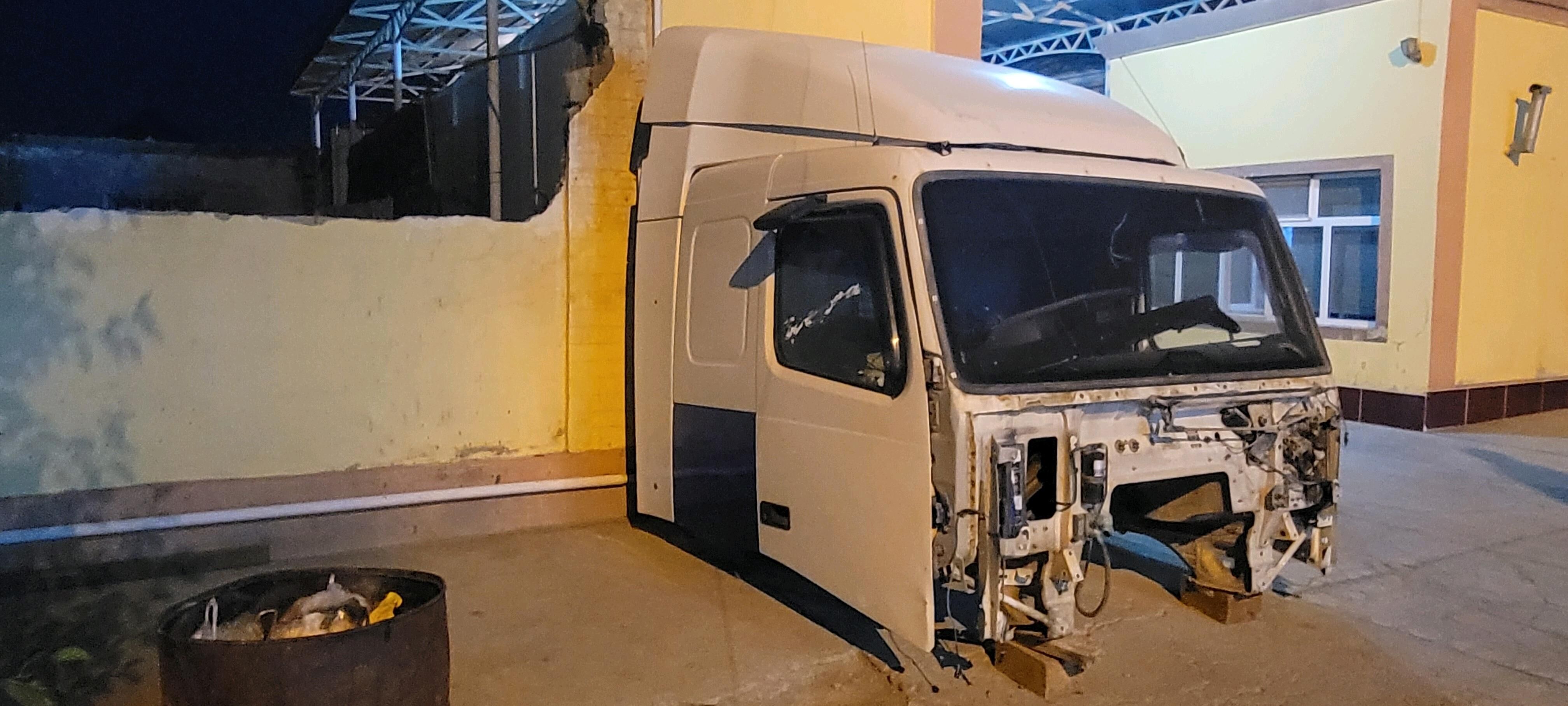 volvo kabina 20 000 TMT - Бузмеин - img 2