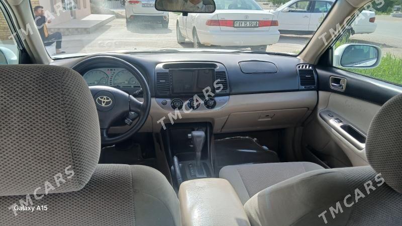 Toyota Camry 2002 - 180 000 TMT - Halaç - img 3