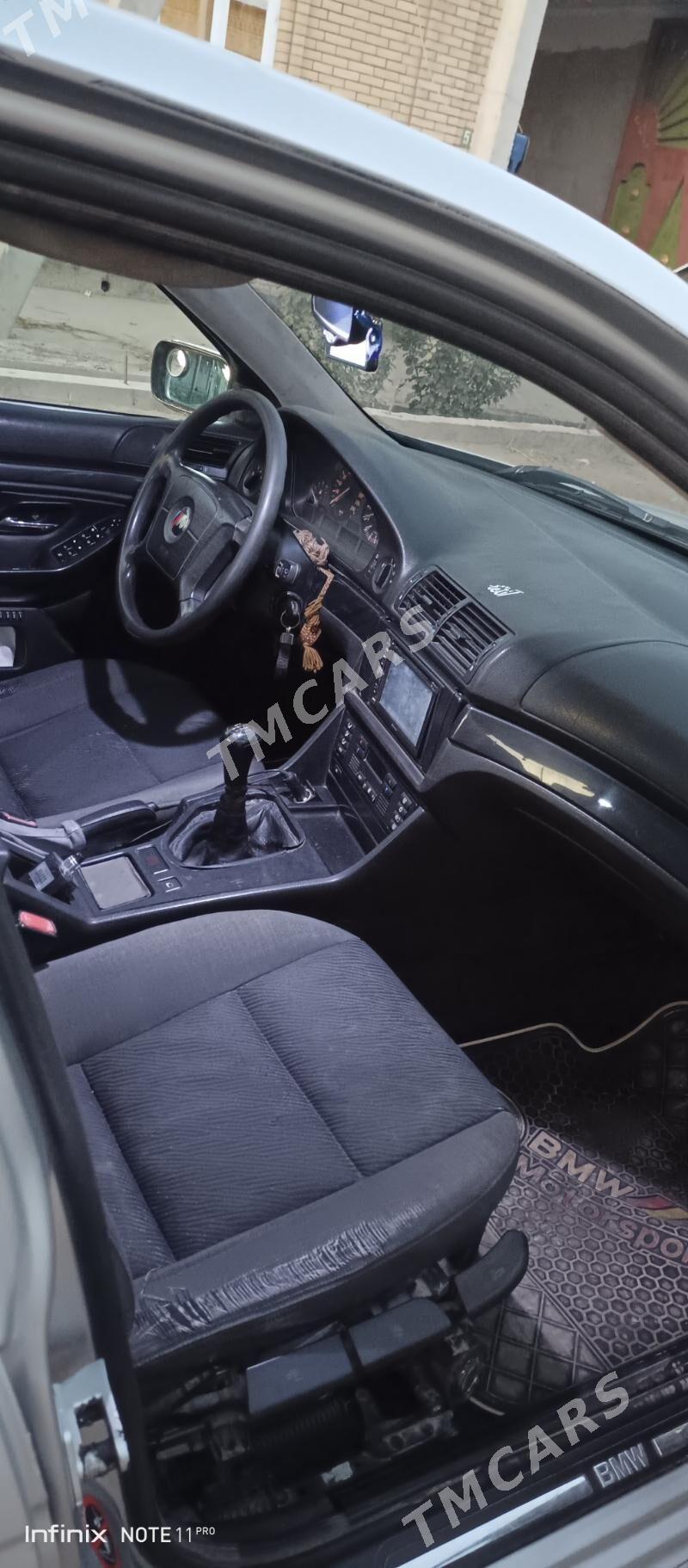 BMW E39 1998 - 80 000 TMT - Çärjew - img 4