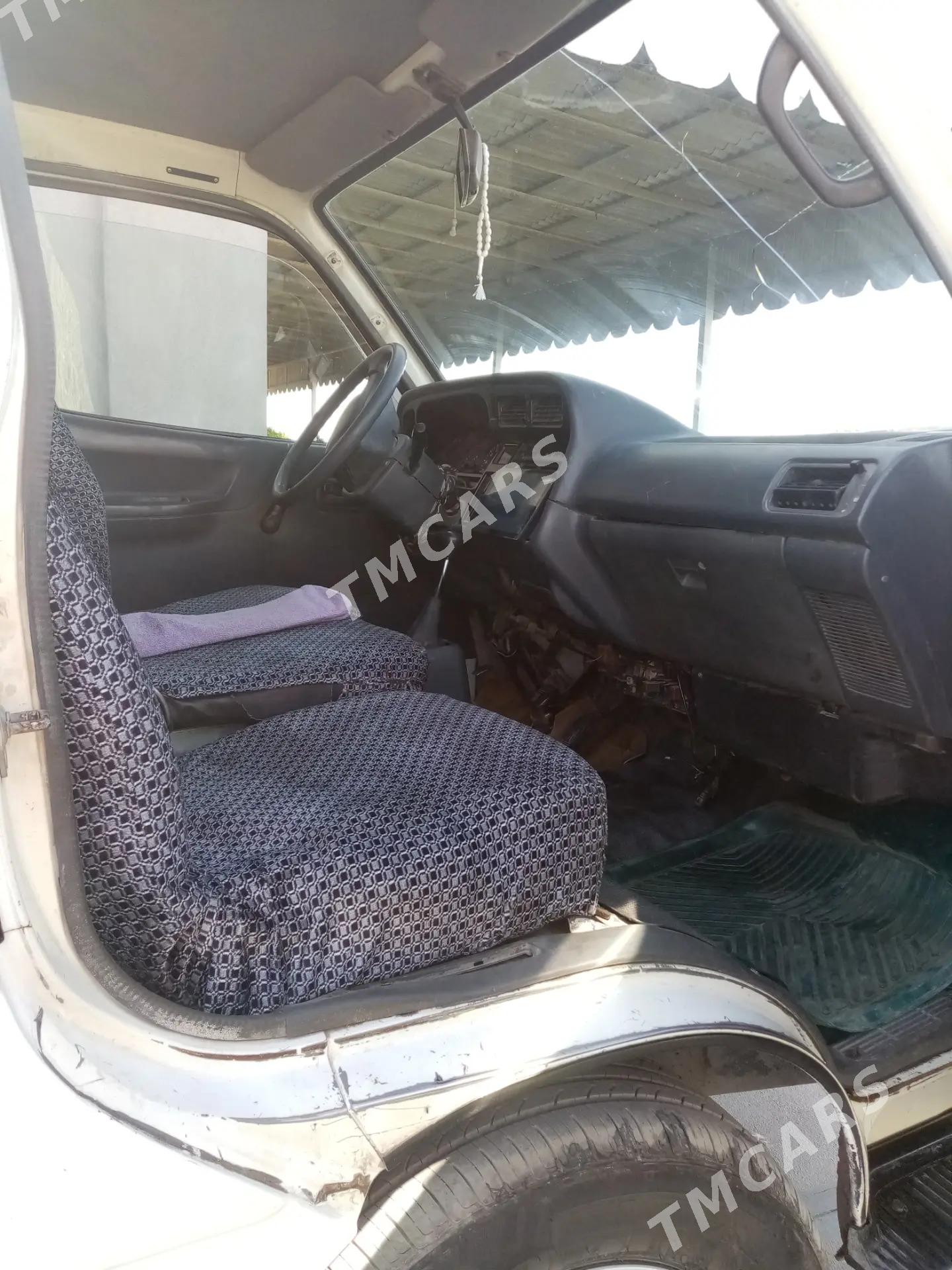 Toyota Hiace 2002 - 115 000 TMT - Mary - img 4