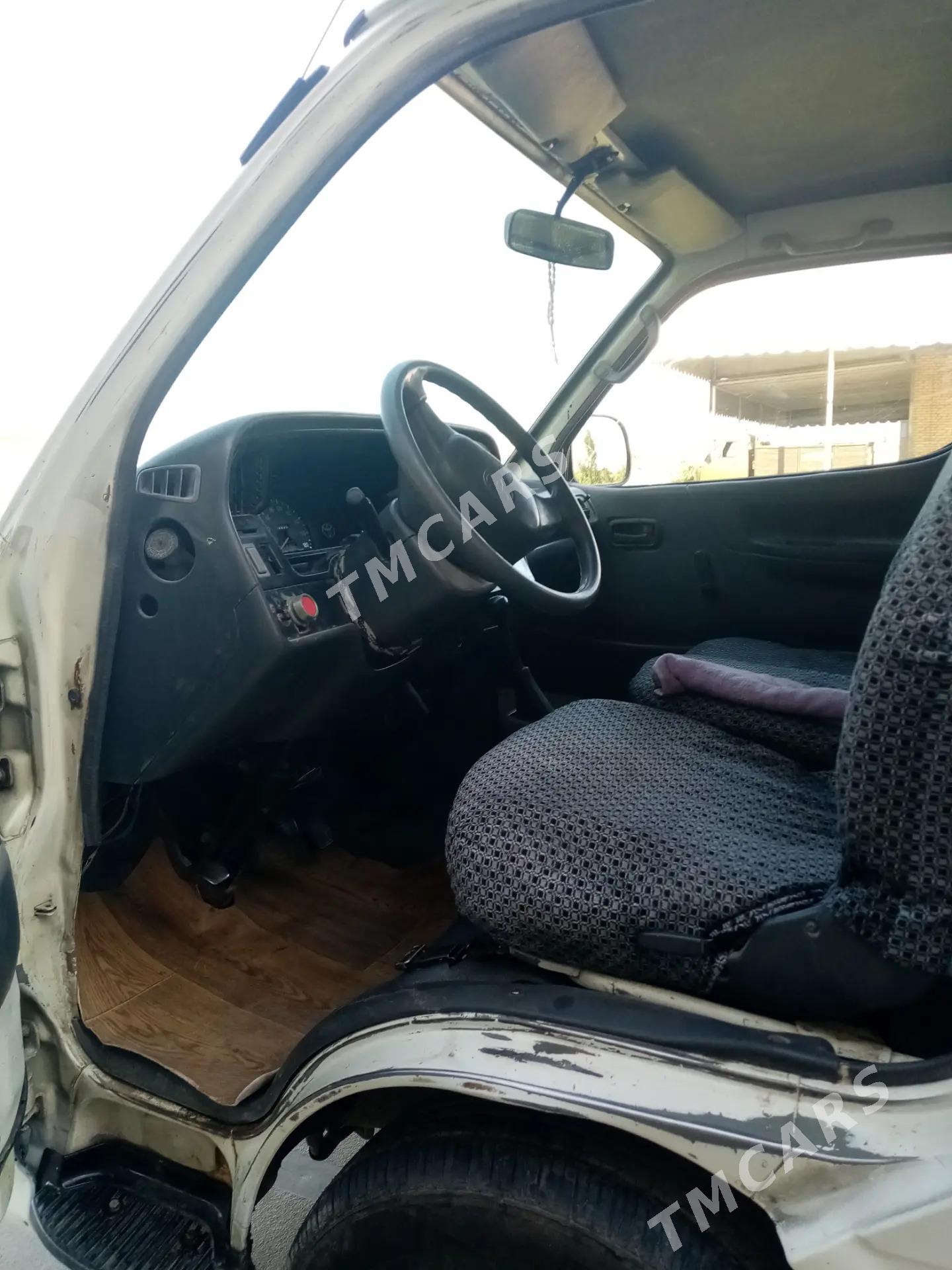 Toyota Hiace 2002 - 115 000 TMT - Mary - img 3