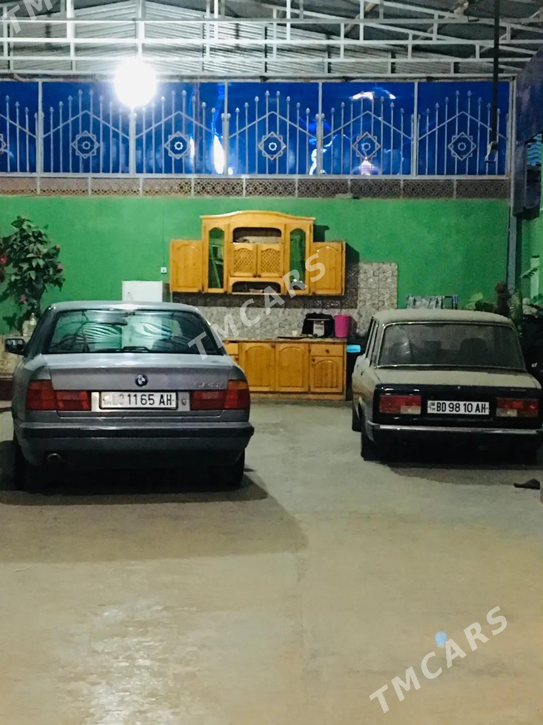 BMW 520 1992 - 46 000 TMT - Sarahs - img 2