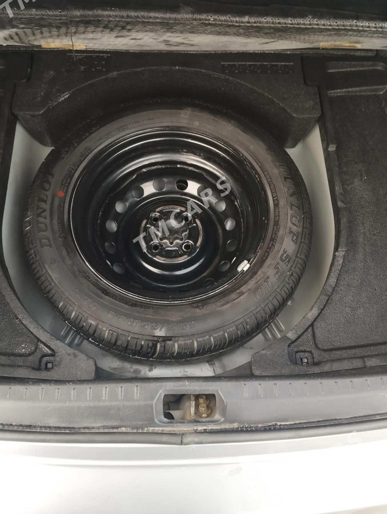 Toyota Yaris 2008 - 110 000 TMT - Balkanabat - img 8