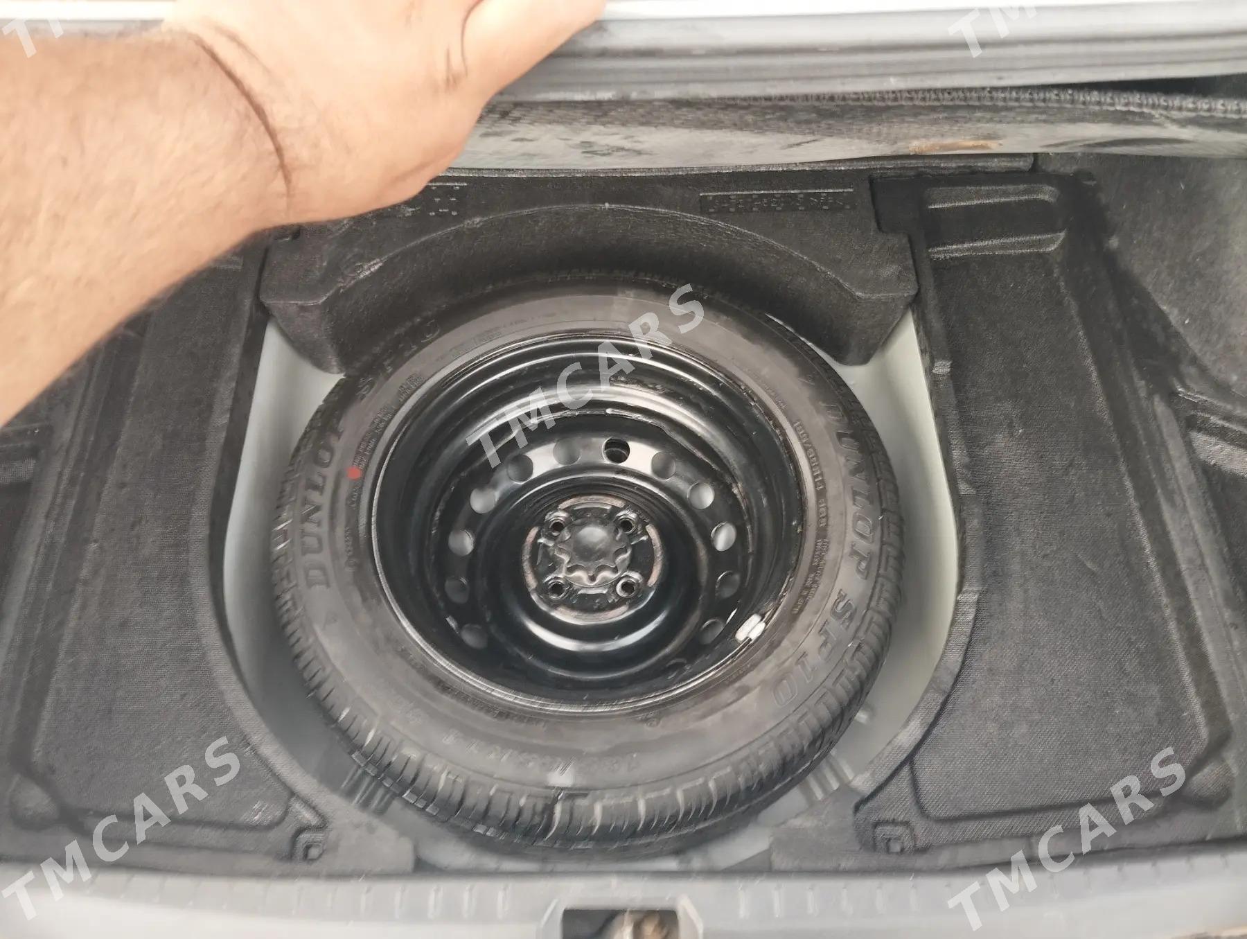 Toyota Yaris 2008 - 110 000 TMT - Balkanabat - img 4