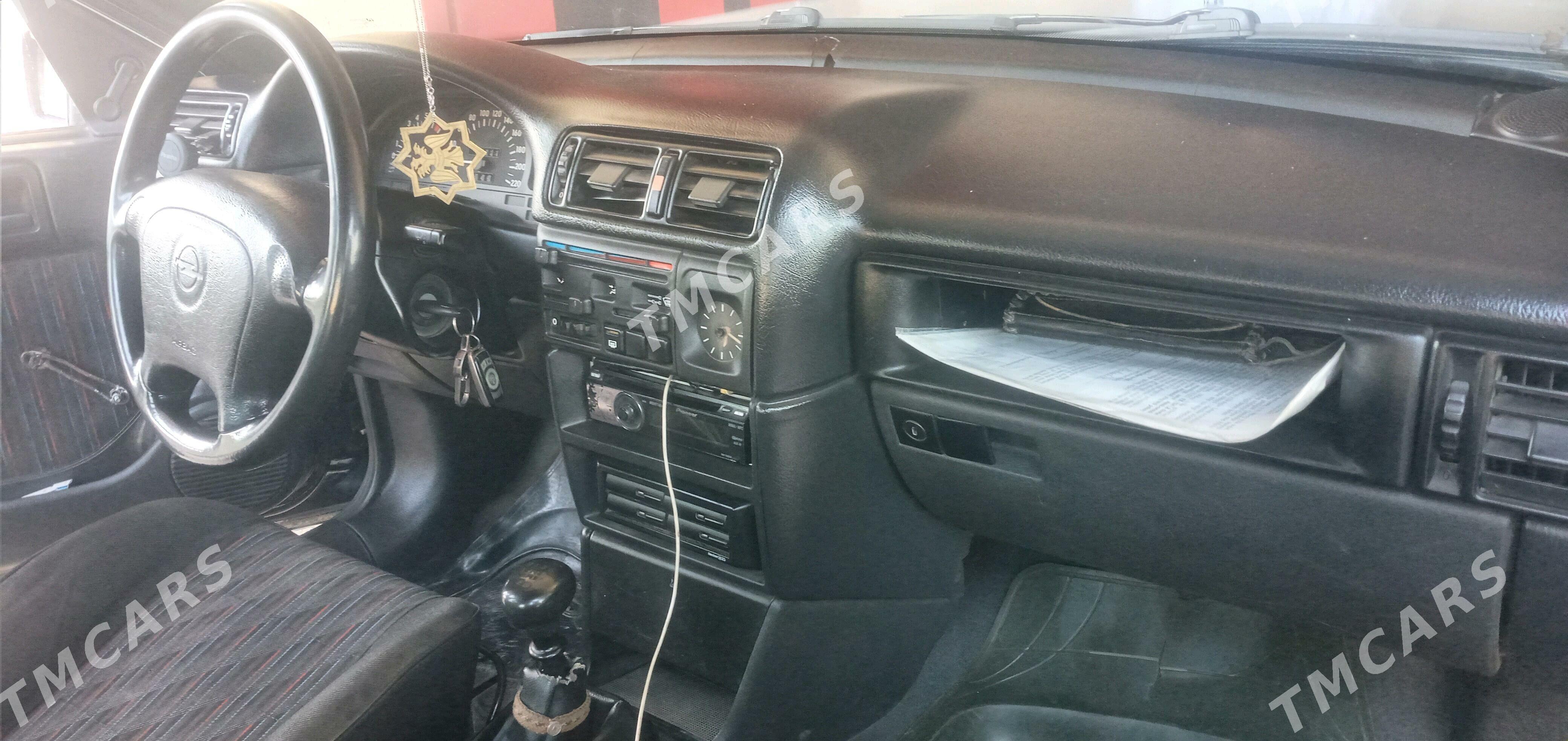 Opel Vectra 1994 - 50 000 TMT - Çärjew - img 5