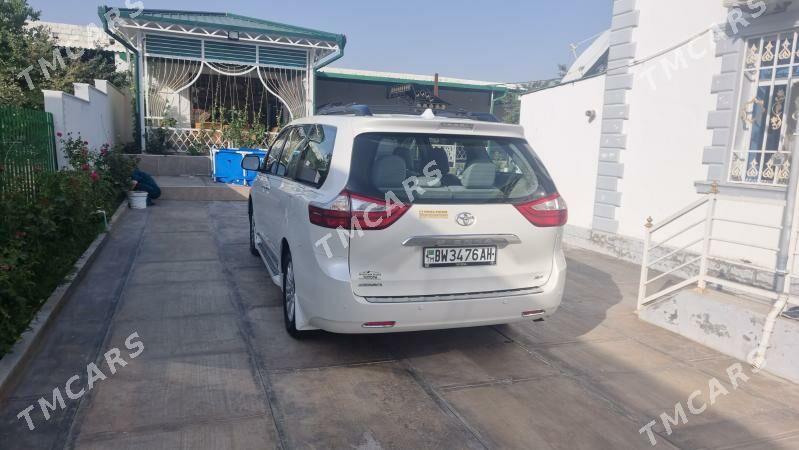 Toyota Sienna 2017 - 400 000 TMT - Анев - img 3