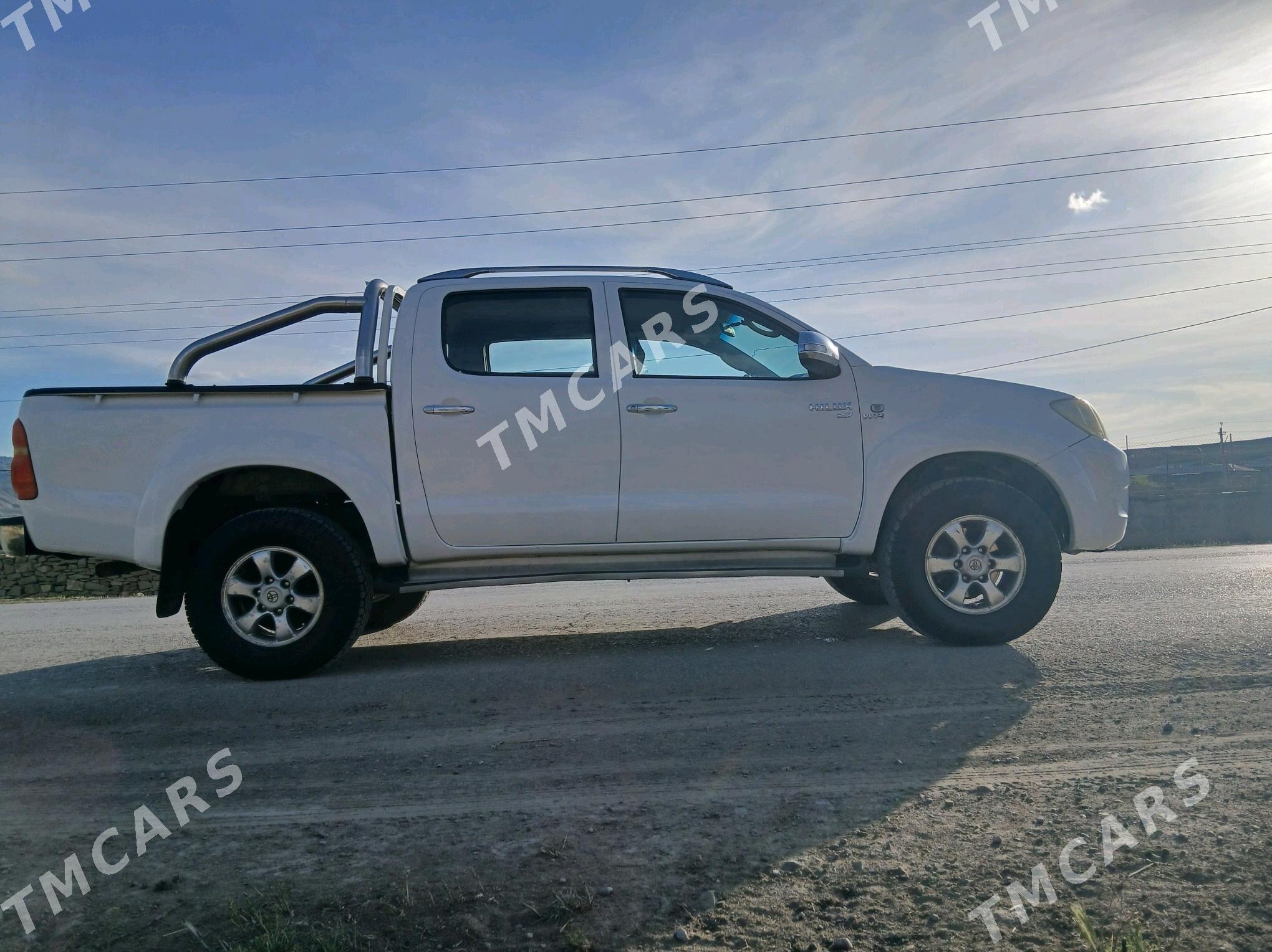 Toyota Hilux 2009 - 220 000 TMT - Bäherden - img 6