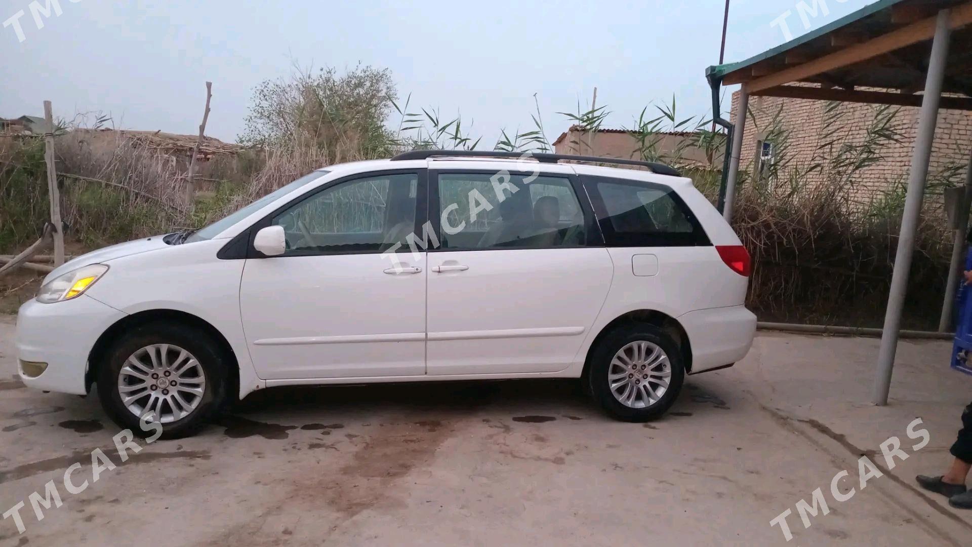 Toyota Sienna 2005 - 190 000 TMT - Кёнеургенч - img 3