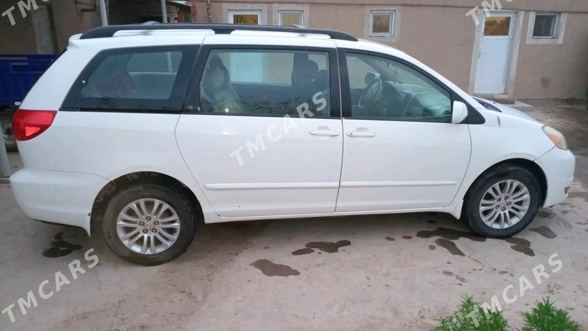 Toyota Sienna 2005 - 190 000 TMT - Кёнеургенч - img 2