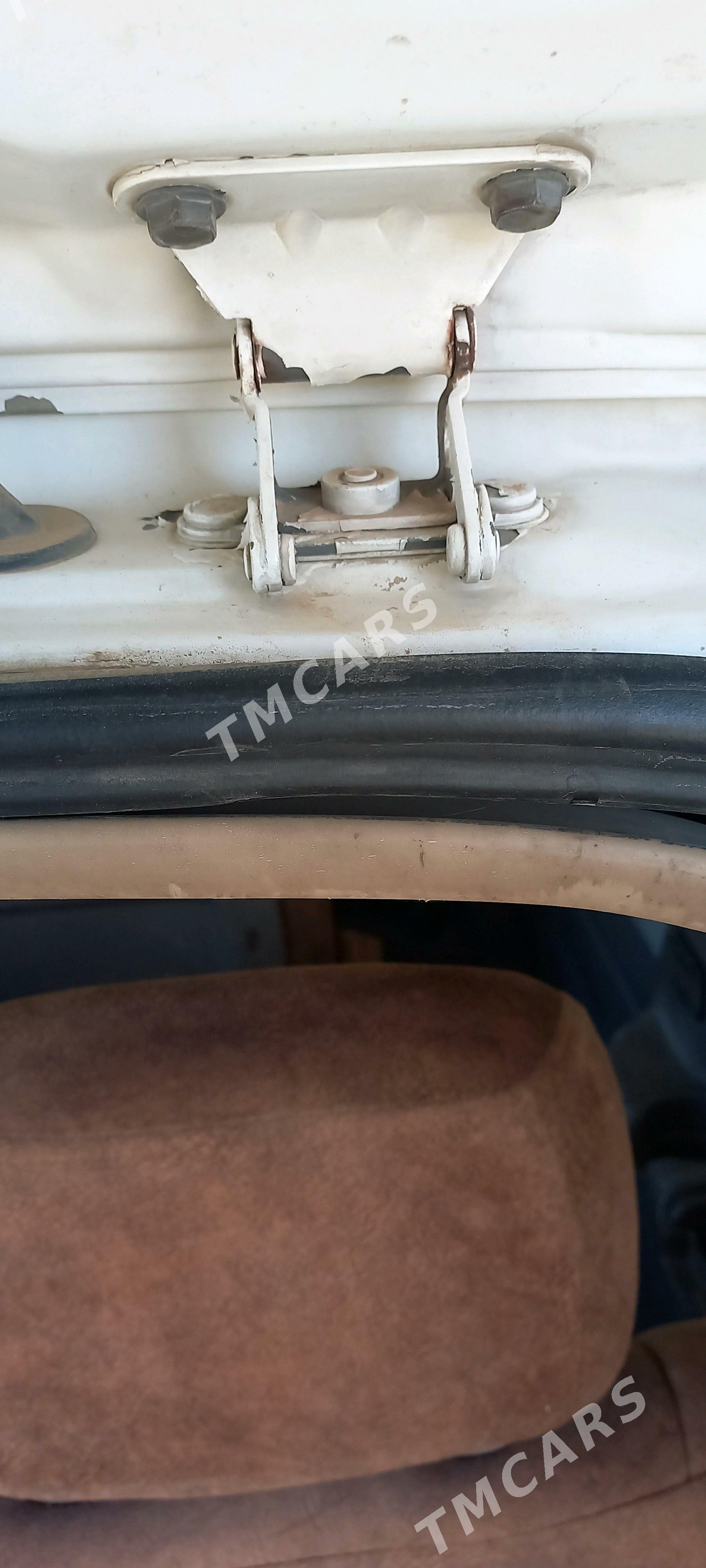 Toyota Sienna 2001 - 140 000 TMT - Wekilbazar - img 4