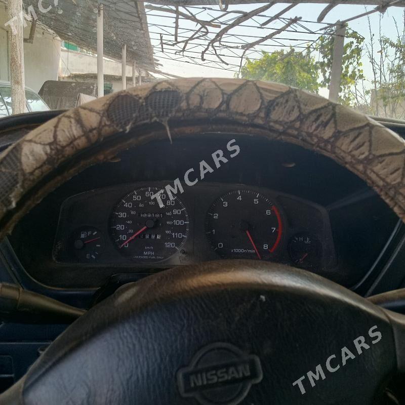 Nissan Pathfinder 1996 - 50 000 TMT - Hojambaz - img 3