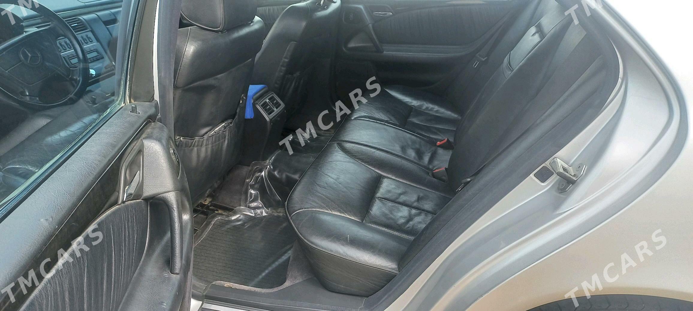 Mercedes-Benz E430 1999 - 60 000 TMT - Балканабат - img 8