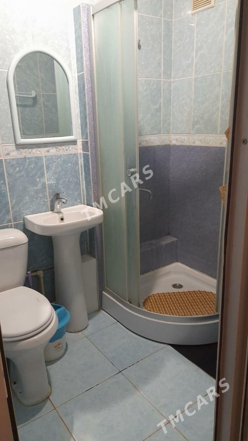 4 микр 1 ком квартира от хозяи - 4 мкр - img 3