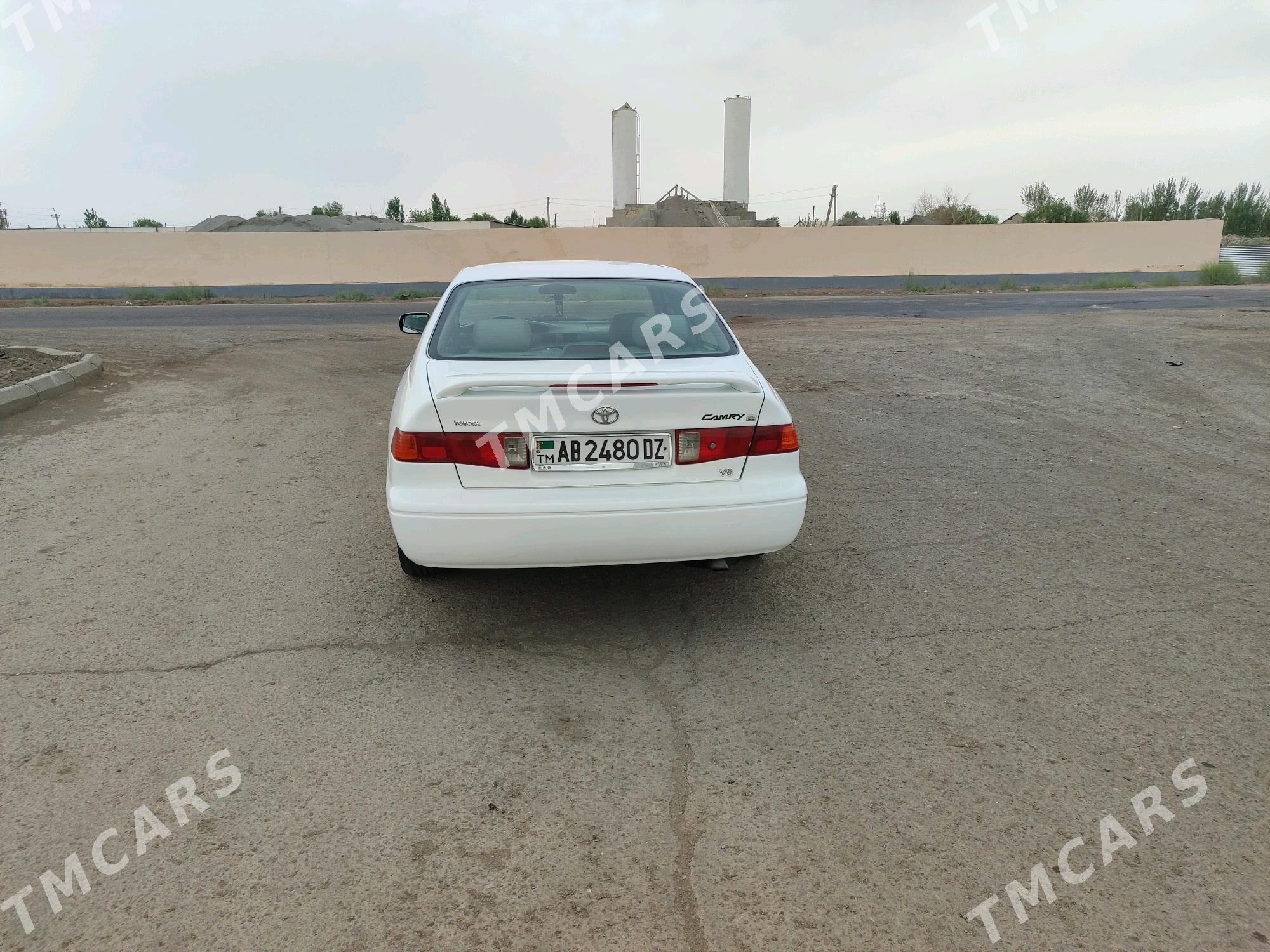 Toyota Camry 2000 - 116 000 TMT - Гурбансолтан Едже - img 2