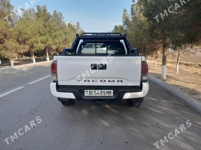 Toyota Tacoma 2017 - 335 000 TMT - Baýramaly - img 7