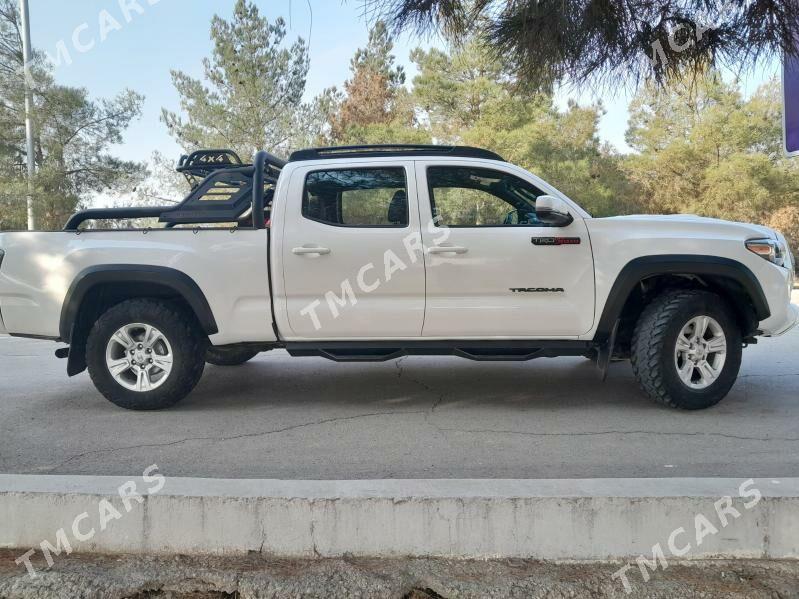 Toyota Tacoma 2017 - 335 000 TMT - Baýramaly - img 5