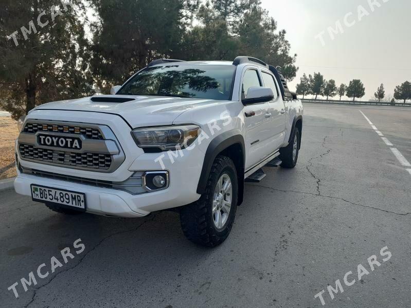 Toyota Tacoma 2017 - 335 000 TMT - Baýramaly - img 4