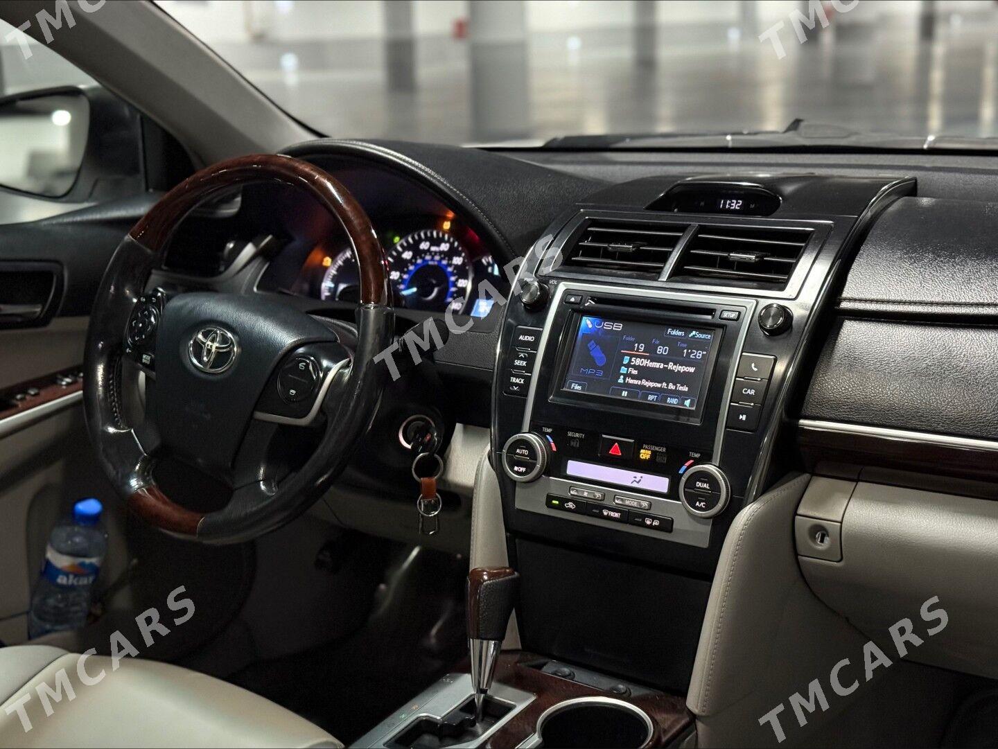 Toyota Camry 2012 - 230 000 TMT - Херрикгала - img 4