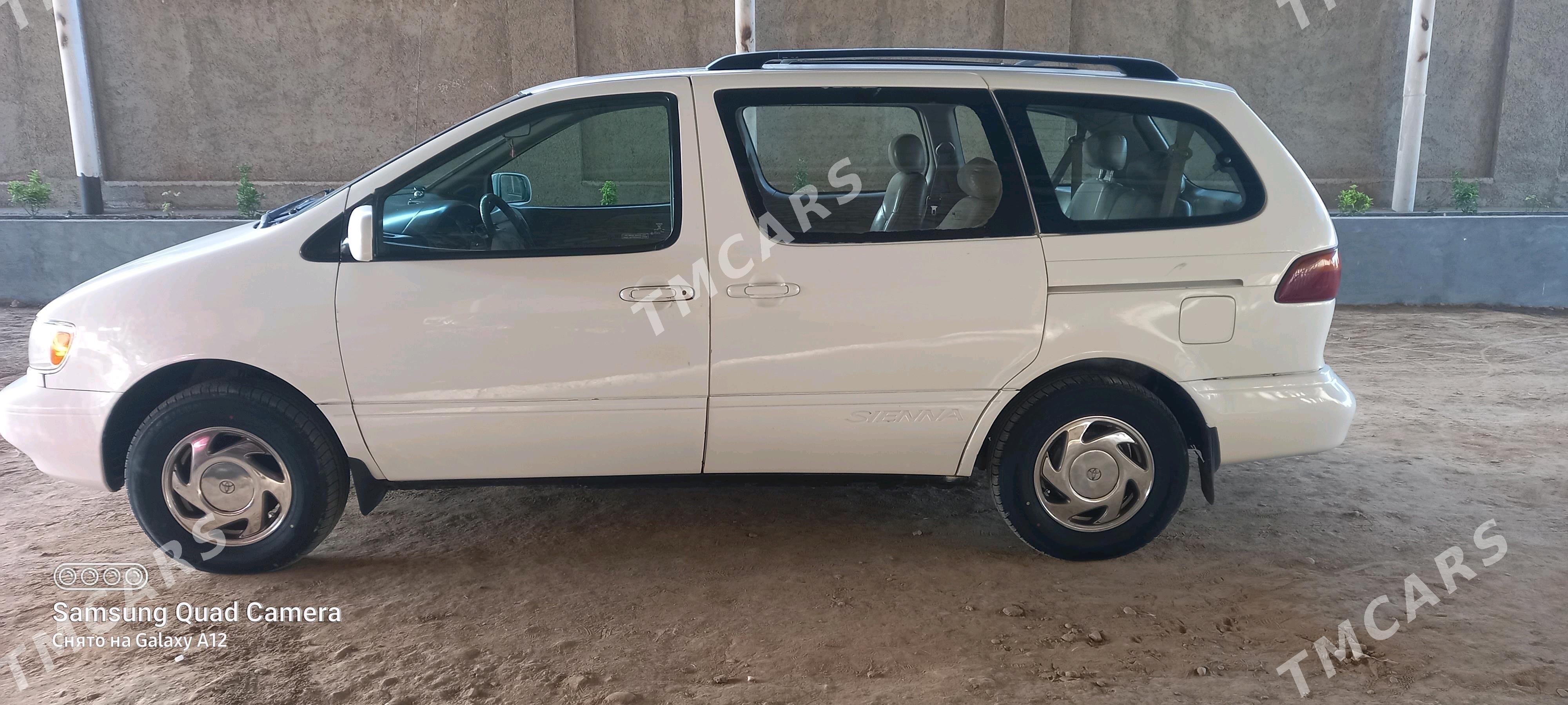Toyota Sienna 2000 - 143 000 TMT - Mary - img 5
